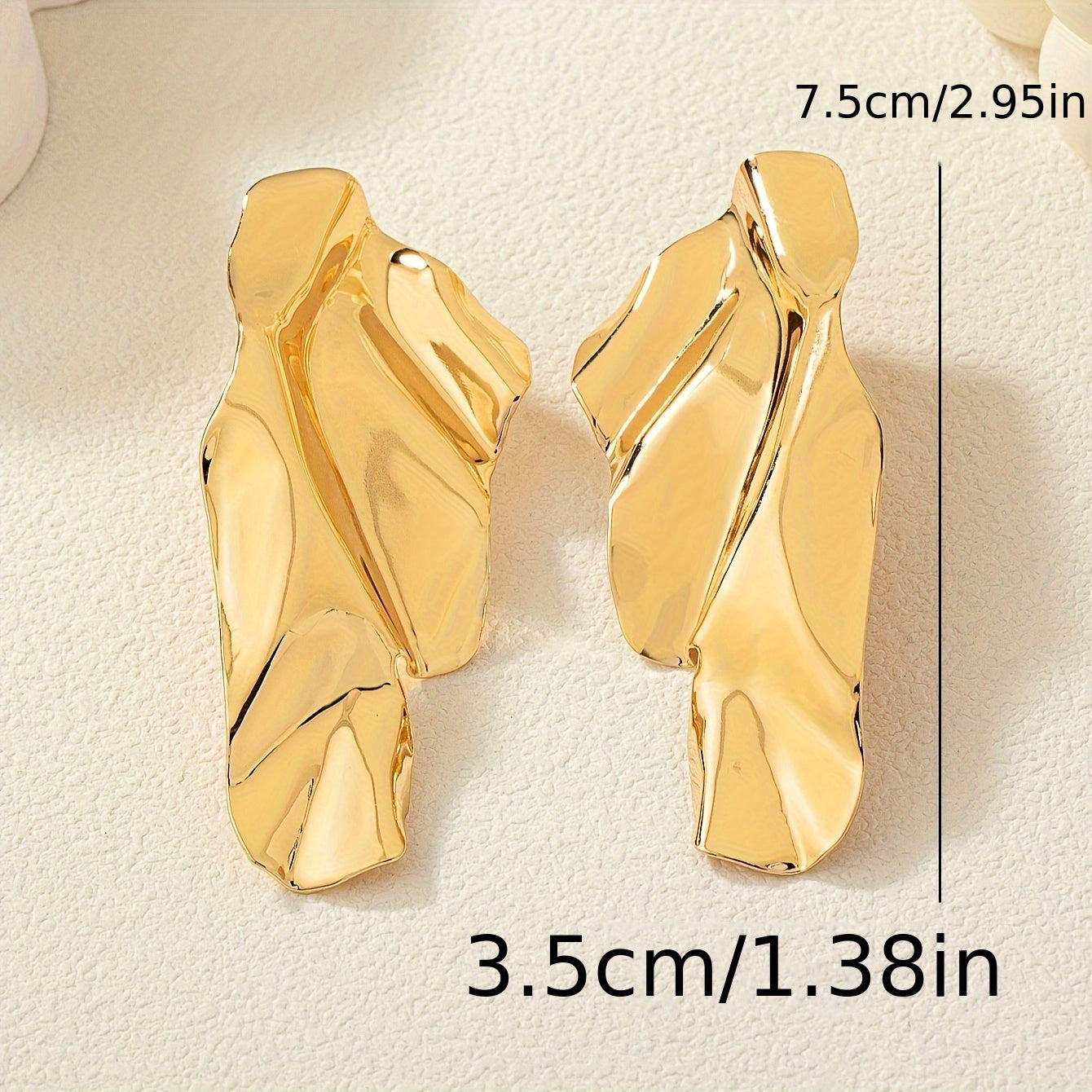 Exaggerated Wave Design Stud Earrings