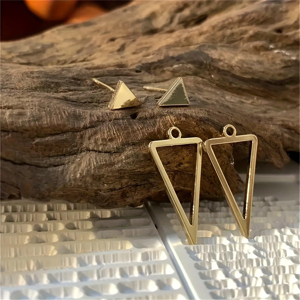 2pcs Chic Triangle Stud Earrings Set - Vintage-Inspired, Classic Alloy Design for Casual Attire