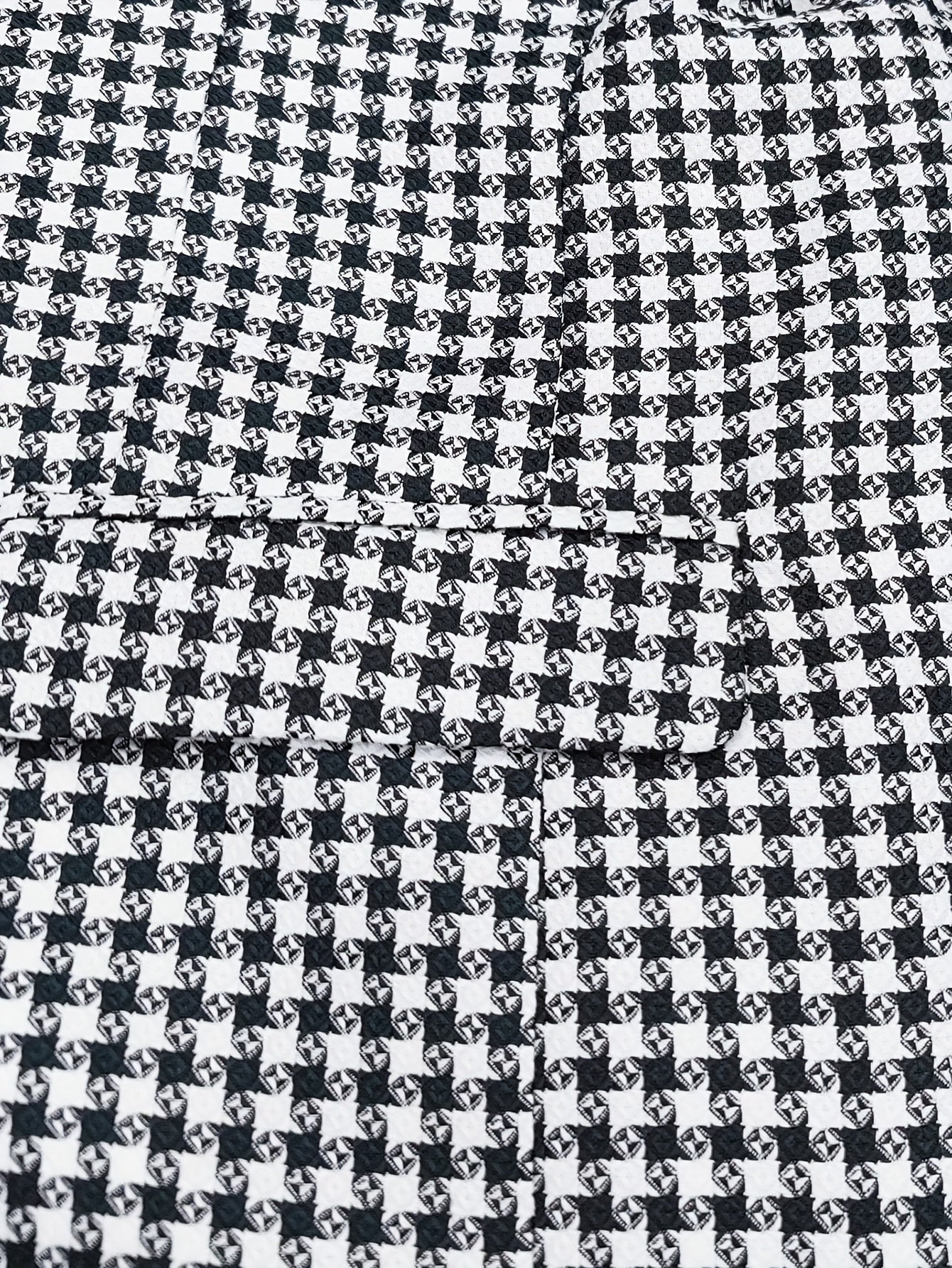 Men's Casual Houndstooth Sport Coat with Peak Lapels - Polyester 100% Woven Fabric, Non-Stretch, Long Sleeve Blazer for Business and Fashion, Classic Pocket Details, Regular Fit for Spring/Fall