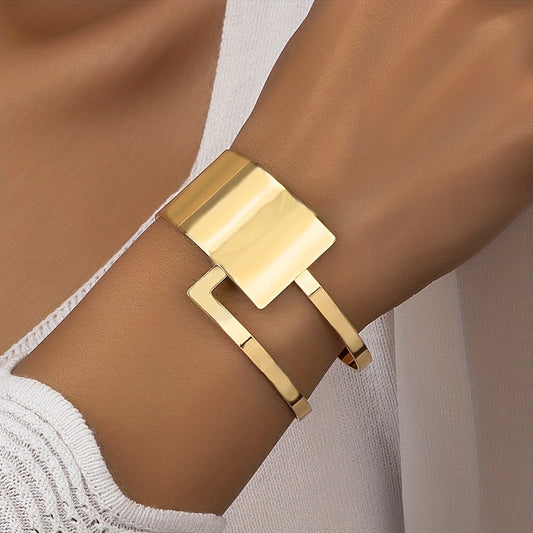 Unique Exaggerated Style Niche Design Cuff Bangle 14K Gold Plated Hand Decoration Female Jewelry