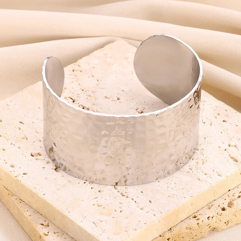 Exquisite Bump Bangle