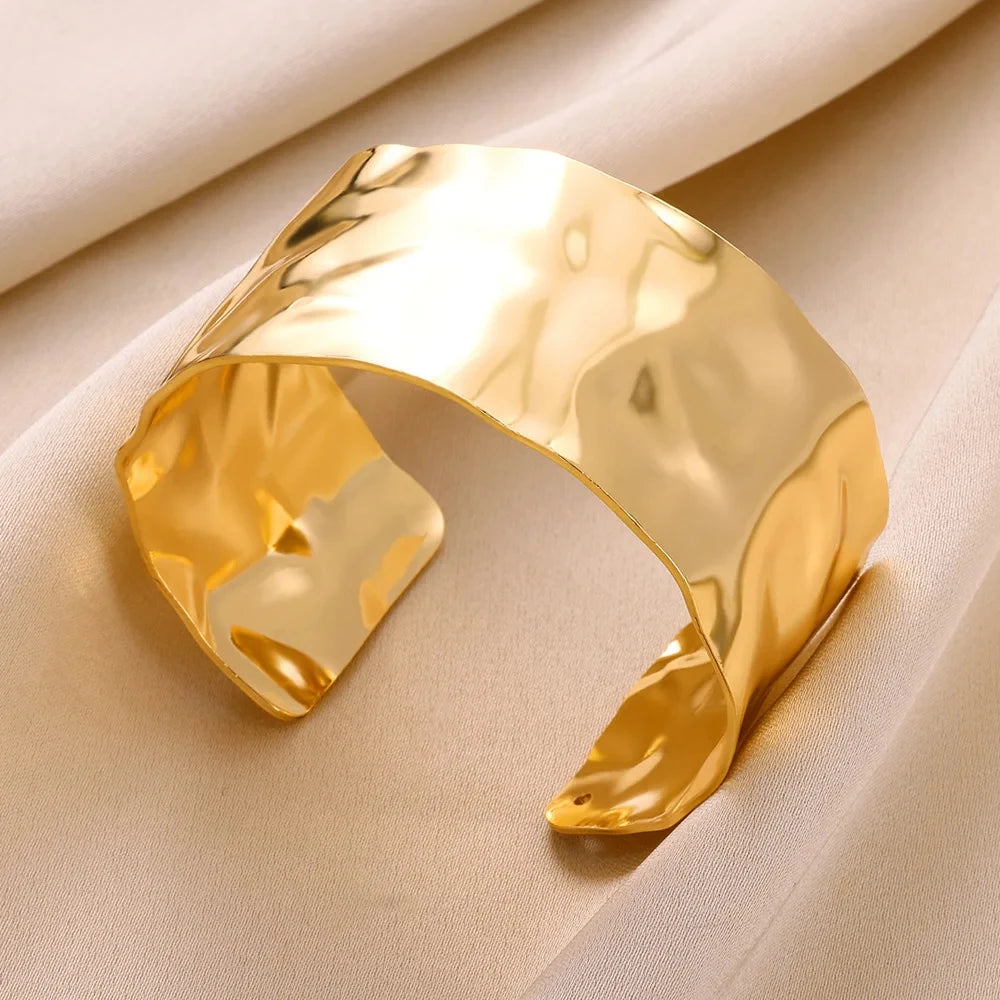 Exquisite Bump Bangle