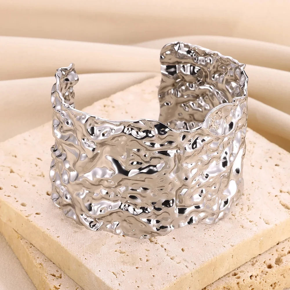 Exquisite Bump Bangle