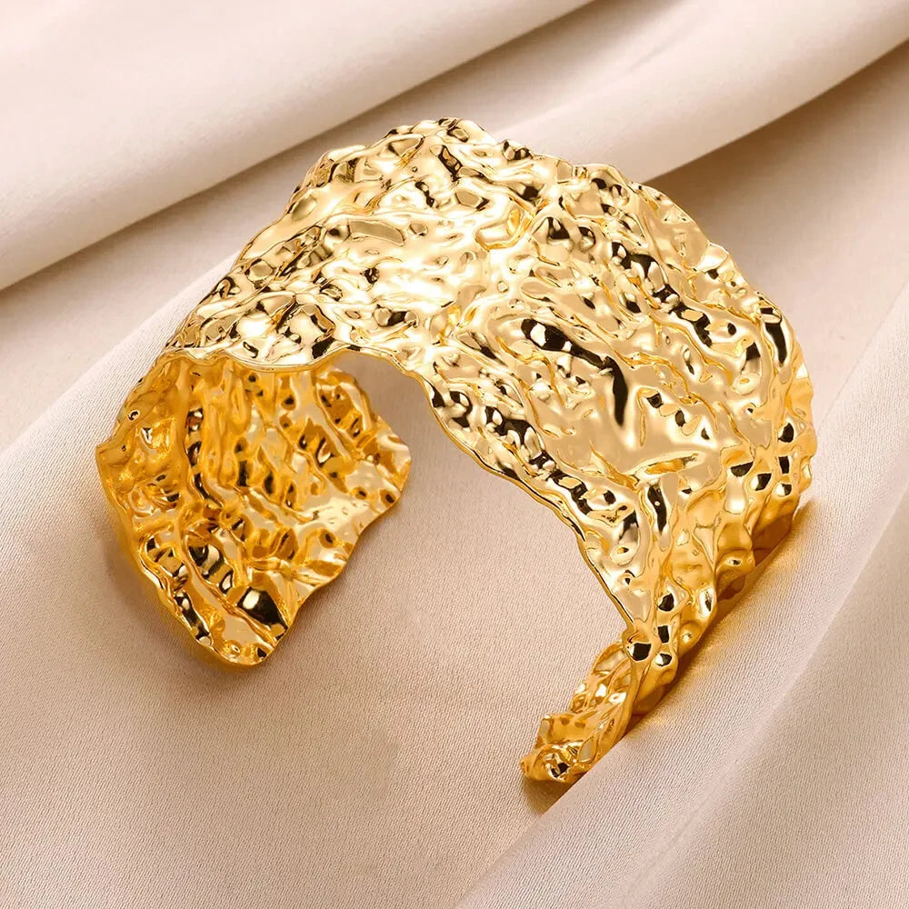 Exquisite Bump Bangle