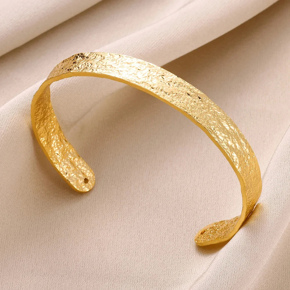 Exquisite Bump Bangle