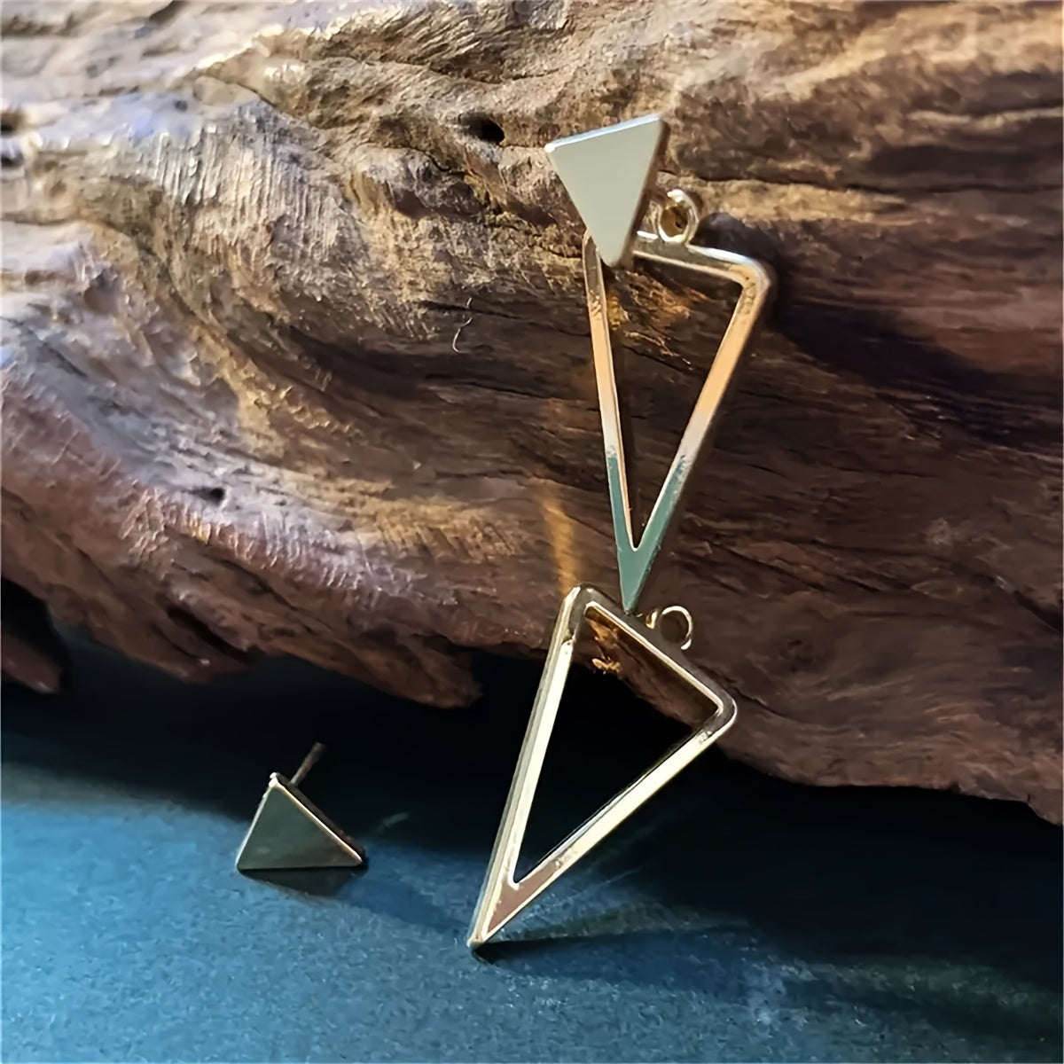 2pcs Chic Triangle Stud Earrings Set - Vintage-Inspired, Classic Alloy Design for Casual Attire