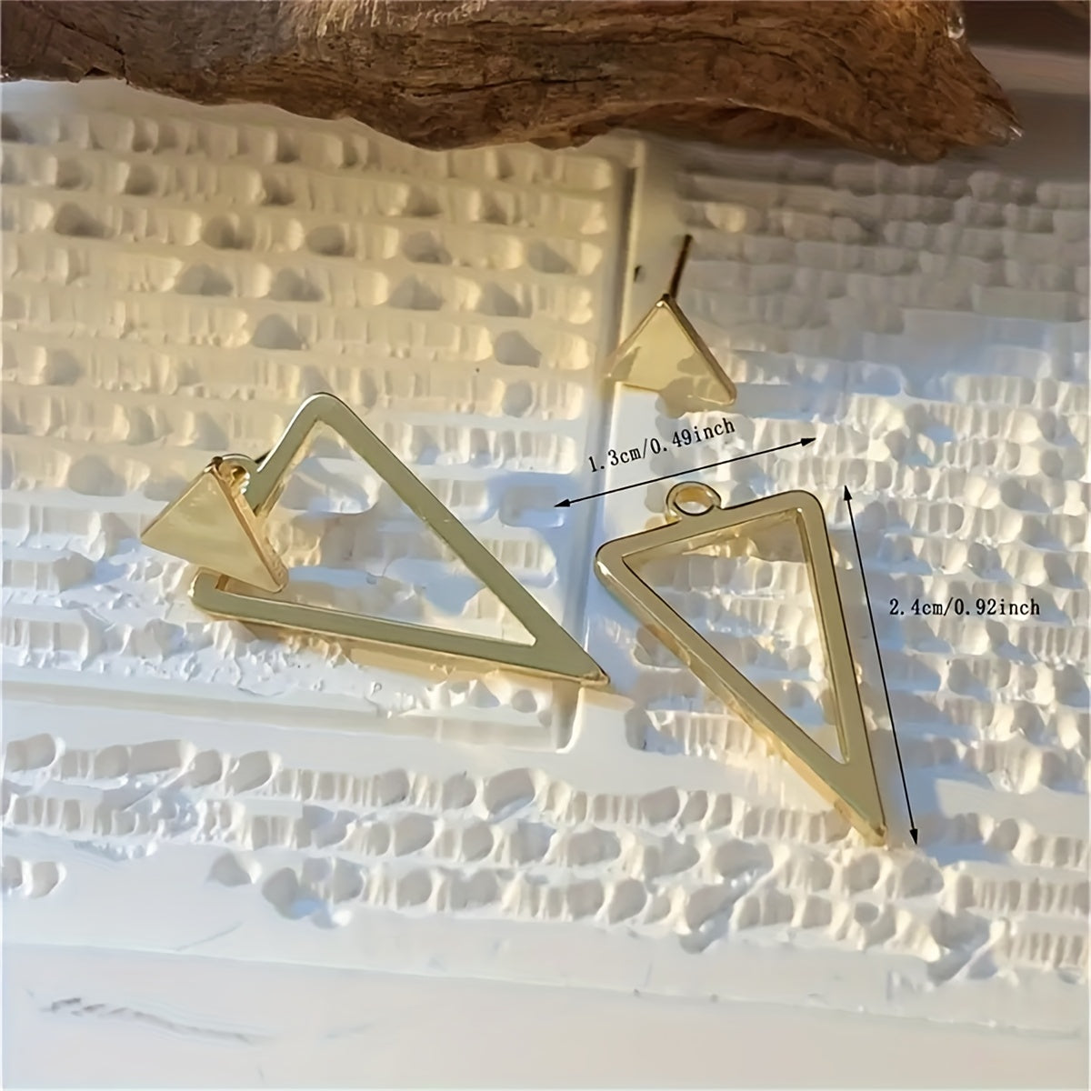 2pcs Chic Triangle Stud Earrings Set - Vintage-Inspired, Classic Alloy Design for Casual Attire